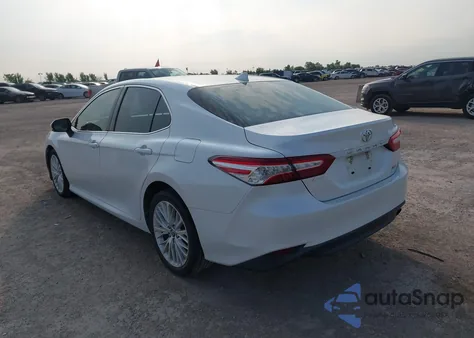 2019 Toyota Camry Xle z USA, uszkodzony, nr VIN 4T1B11HK3KU738481